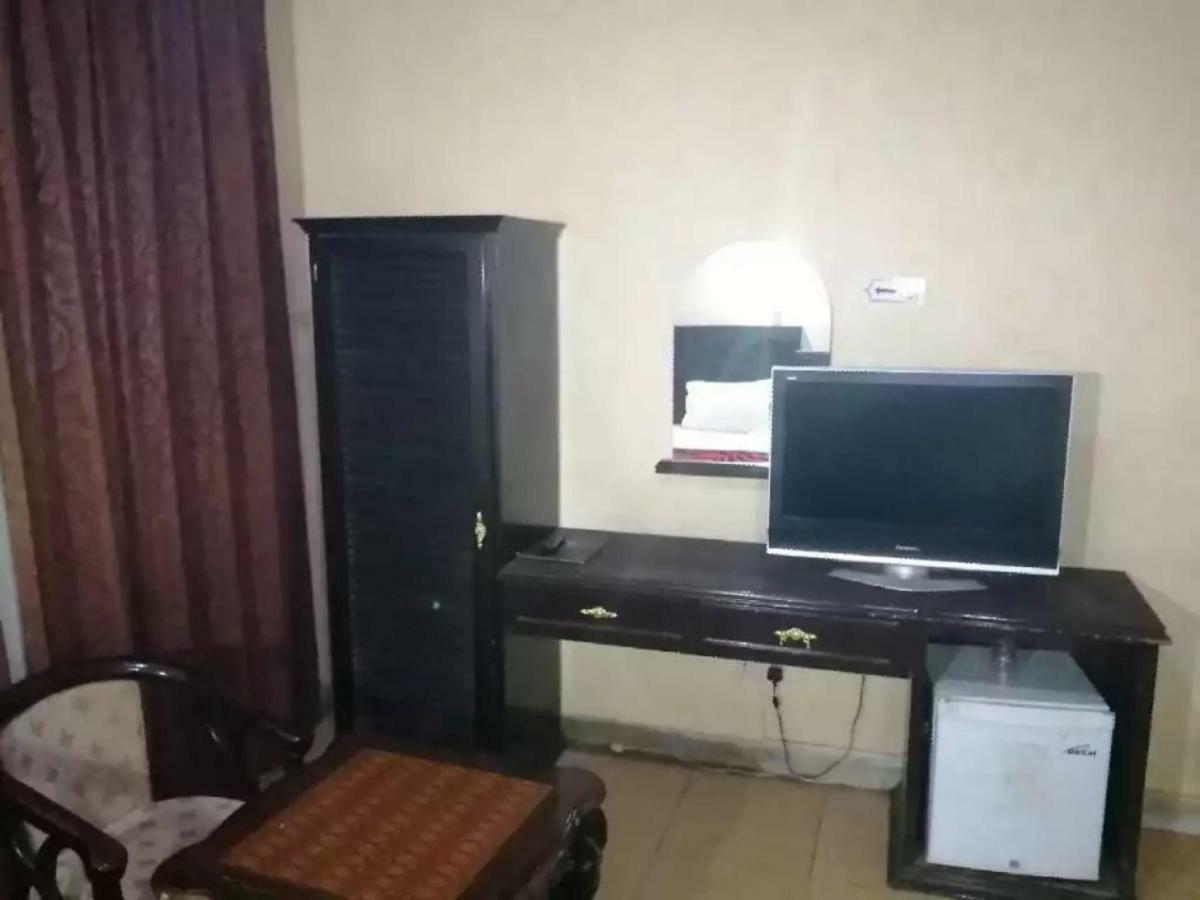 فندق العروبة Riadh Exterior foto