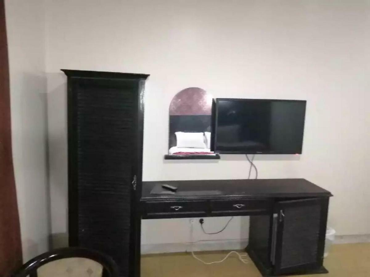 فندق العروبة Riadh Exterior foto